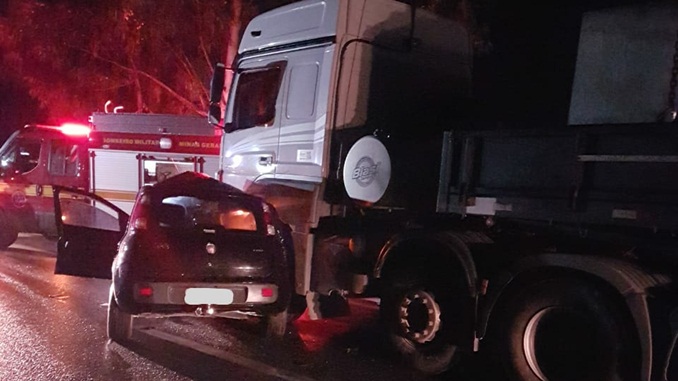 Mulher morre em acidente na BR-265, proximidades do Quiosque do Tio Romeu