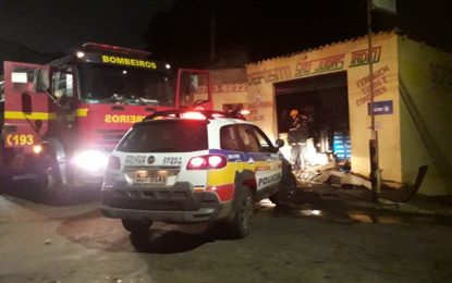 Incêndio atinge depósito de materiais de construção, em Conselheiro Lafaiete