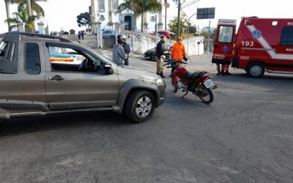 Colisão entre carro e moto deixa duas pessoas feridas no bairro da Boa Morte, em Barbacena