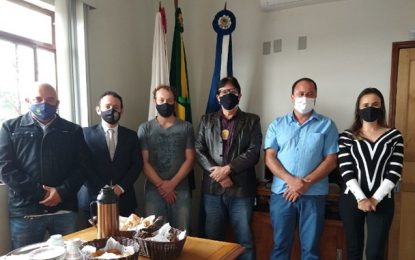 Chefe do 13° Departamento realiza reuniões com prefeitos e visitas obras em delegacias