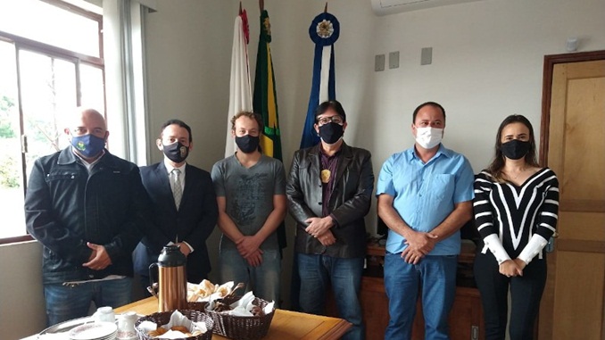 Chefe do 13° Departamento realiza reuniões com prefeitos e visitas obras em delegacias