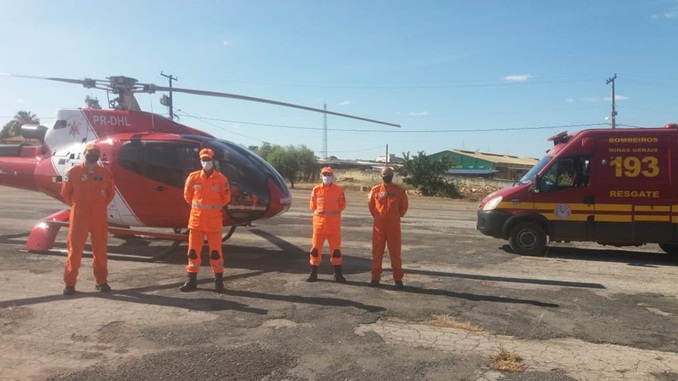 Bebê é encontrado vivo entre os corpos dos pais após veículo cair de ponte em Riachinho