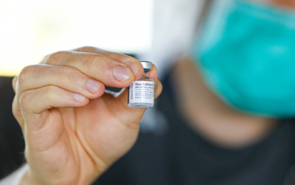 Covid-19: Brasil recebe mais de 842 mil doses de vacina da Pfizer via consórcio Covax Facility