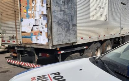 PMR recupera caminhão com carga de calçados avaliada em R$ 400 mil em Pará de Minas