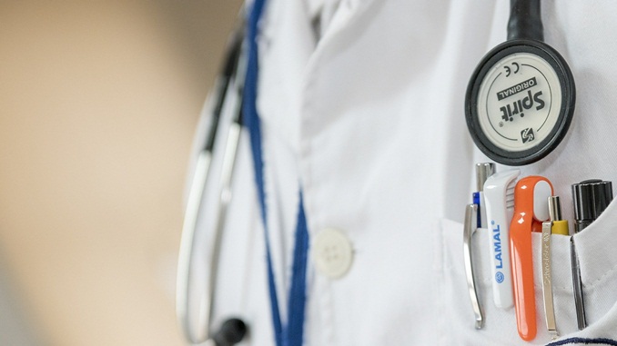 Divinópolis abre dez vagas para contratação de médicos generalistas; saiba mais