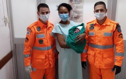 Bombeiros auxiliam nascimento de bebê no bairro João Paulo II, em Barbacena