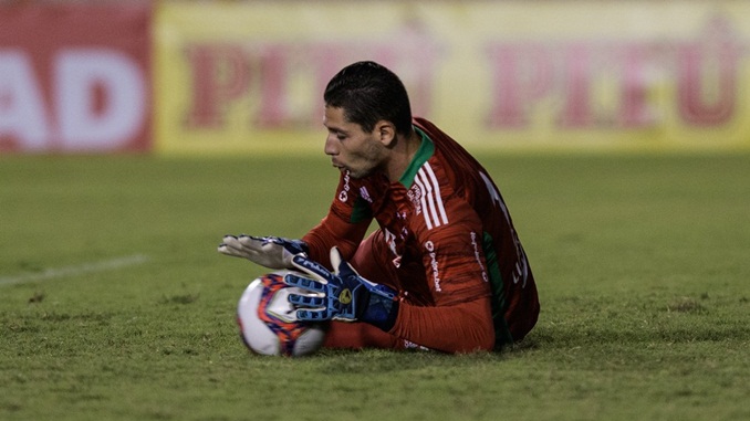 Cruzeiro está perto de acertar empréstimo de goleiro reserva com Guarani