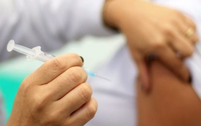 Agendada a vacinação dos adolescentes a partir de 15 anos com comorbidade, deficiência permanente e gestante e puérperas