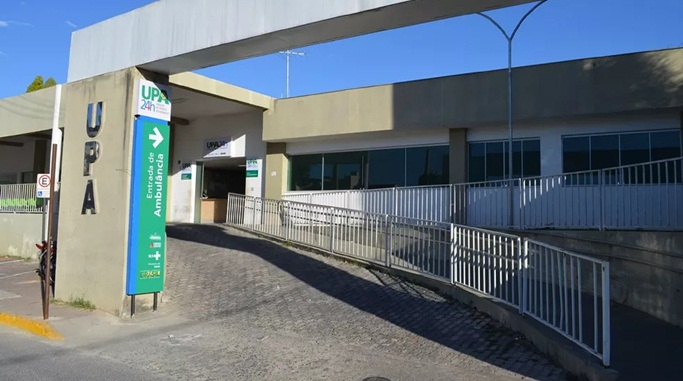 Adolescente é detido após invadir UPA à procura da mãe e ameaçar funcionários, em Formiga