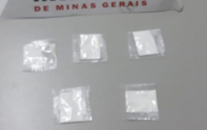 Autor é detido por uso e consumo de drogas em Lagoa Dourada