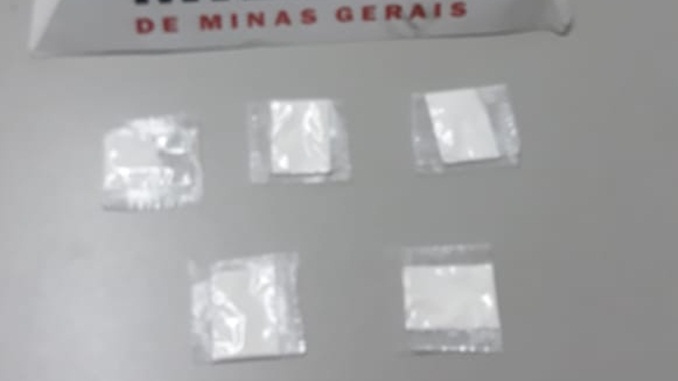 Autor é detido por uso e consumo de drogas em Lagoa Dourada