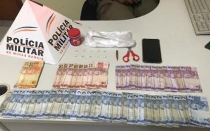 Homem é preso por trafico de drogas, em Barbacena