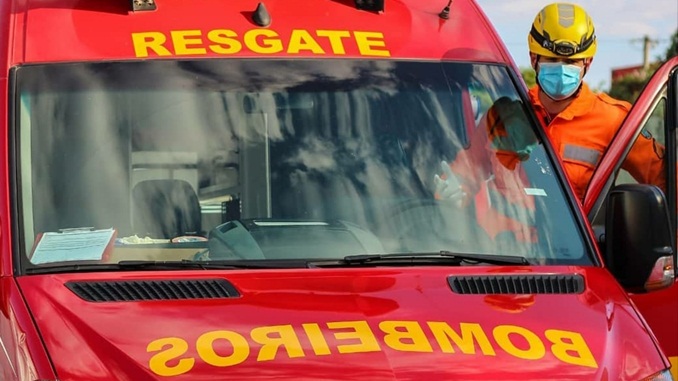 Motorista fica ferida após veículo capotar na BR-381, em Valadares