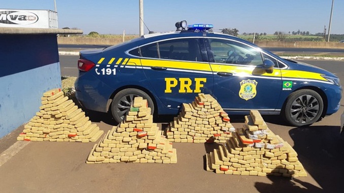 PRF faz apreensão de mais de 350 quilos de maconha em Uberaba