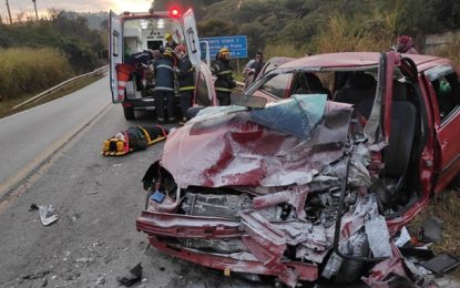 Acidente na BR-265, envolve seis pessoas e deixa uma vítima fatal