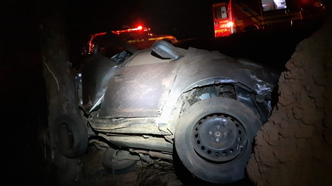 Acidente no Km 638 da BR 040, próximo ao posto trevão, mobiliza bombeiros de Conselheiro Lafaiete