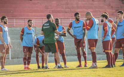 Mirando a liderança, Boa Esporte se prepara para clássico contra Uberlândia