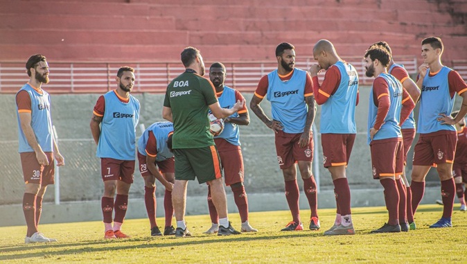 Mirando a liderança, Boa Esporte se prepara para clássico contra Uberlândia