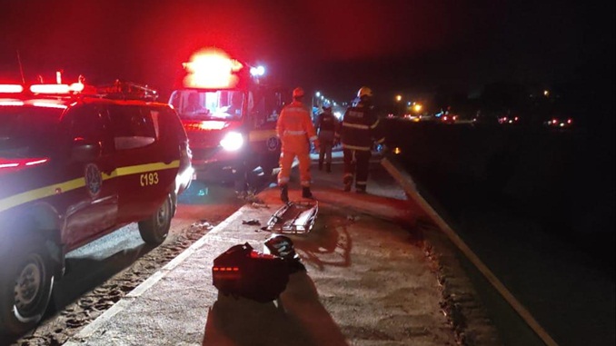 Motociclista cai dentro de córrego e fica gravemente ferido em Montes Claros