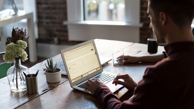 Seminários virtuais incentivam participação de empreendedores em licitações do Estado