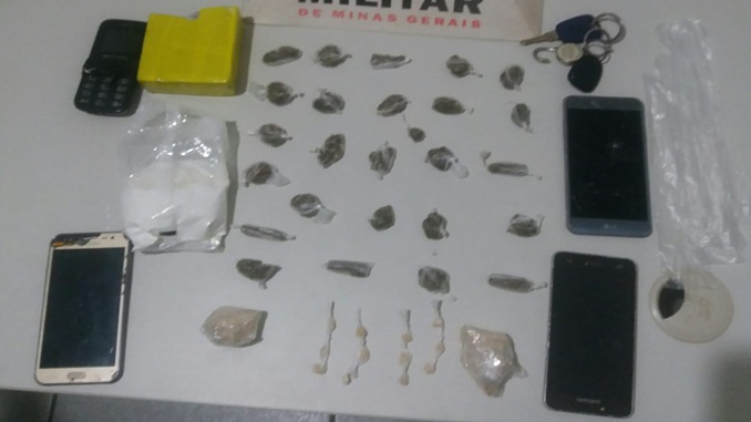 Idoso e jovem são detidos acusados de tráfico de drogas, ​em Santa Rita do Ibitipoca