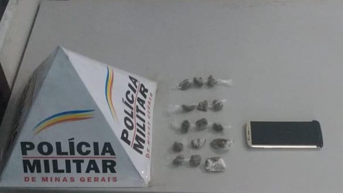 Homem é preso por tráfico de drogas, em Santos Dumont