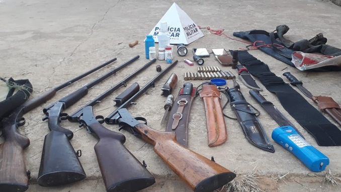 Polícia Militar de Meio Ambiente prende 5 autores de caça e apreende 4 armas de fogo em Carandaí
