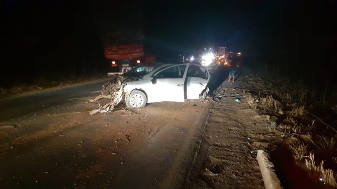 Jovem morre após carro colidir contra árvores na zona rural de Janaúba