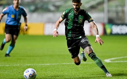 Coelho encara Chapecoense para fugir da zona de rebaixamento