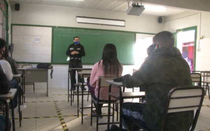 Acordo prevê retorno às aulas presenciais em MG