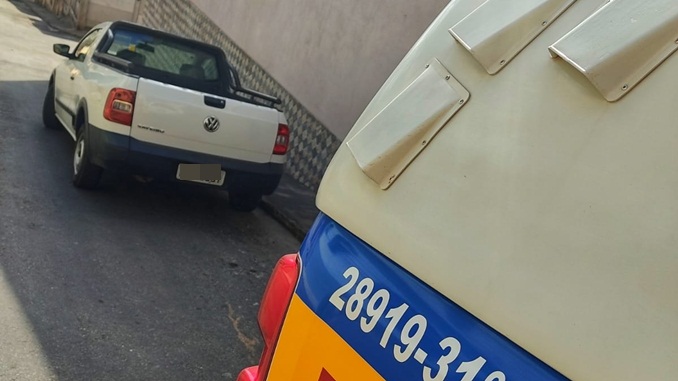 Veículo produto de furto é recuperado, em Conselheiro Lafaiete