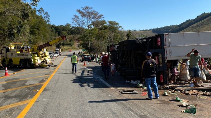 Polícia Civil impede saque de carga na BR-040 em Santos Dumont