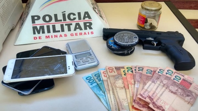 Três homens são presos acusados de participarem de roubo em Barbacena