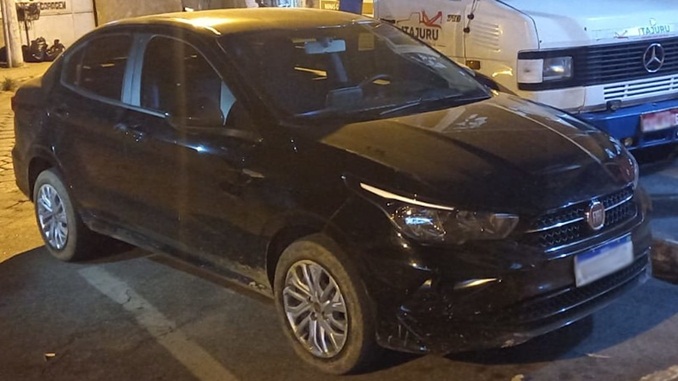 Polícia Civil apreende carro clonado na BR 040