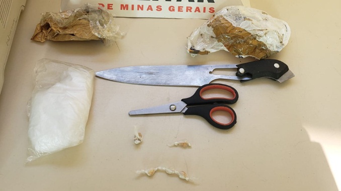 Polícia Militar apreende pedras de crack e prende autor por tráfico