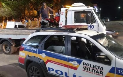 Rapaz é preso após empinar moto e atropelar um policial em Pitangui