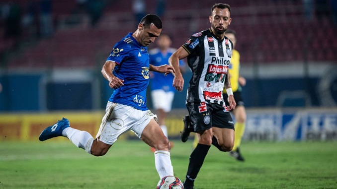 VAR anula gol nos acréscimos e Cruzeiro empata com Operário