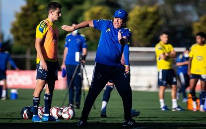 Cruzeiro encara Goiás na Serrinha para se afastar do Z4