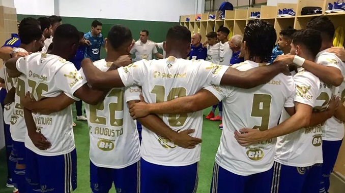 Cruzeiro empata com Guarani no interior de SP e vê G4 cada vez mais longe