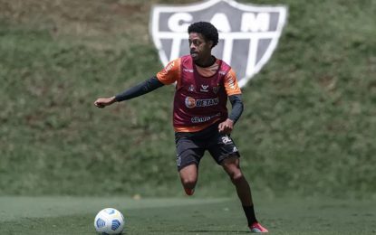 Keno volta aos treinos e pode ser novidade no jogo contra o Internacional
