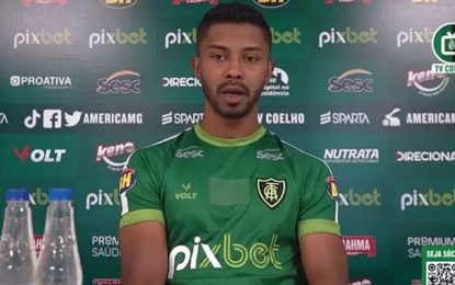 Zagueiro destaca que América deixará zona de rebaixamento “na hora certa”