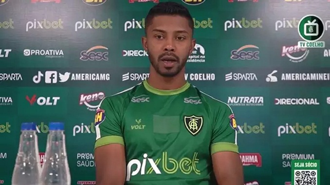 Zagueiro destaca que América deixará zona de rebaixamento “na hora certa”