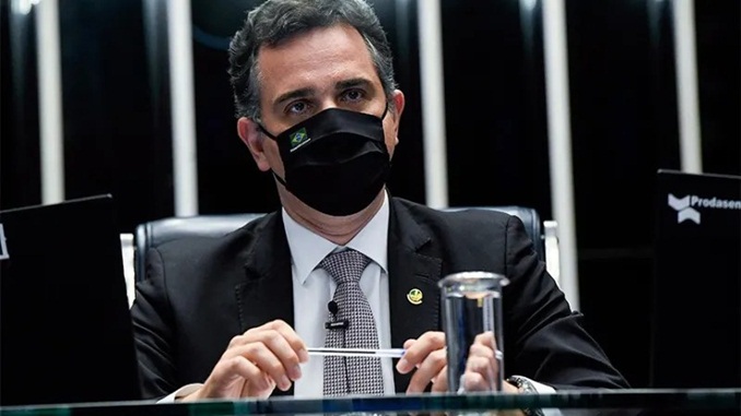 Pacheco devolve MP que dificultava retirada de conteúdo da internet