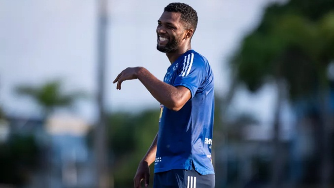 Thiago apresenta melhor média do que Sóbis na temporada