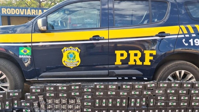 PRF apreende 1,5 mil maços de cigarro em Patos de Minas