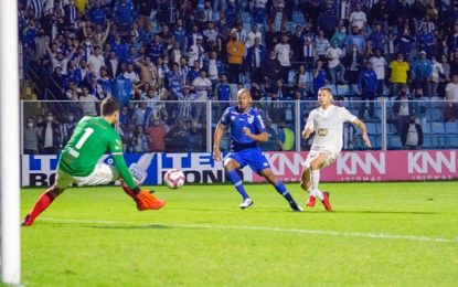 Avaí supera o Cruzeiro e permanece no G-4 da série B do Brasileiro