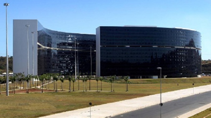 Zema confirma 13º salário dos servidores em parcela única; confira