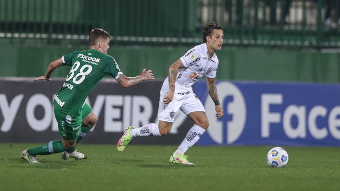 Atlético Mineiro empata com Chapecoense e chega a 50 pontos