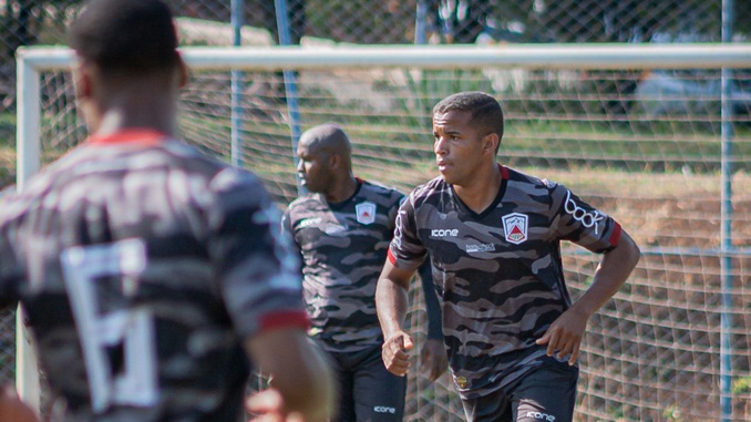 Inconfidentes tem jornada dupla neste sábado