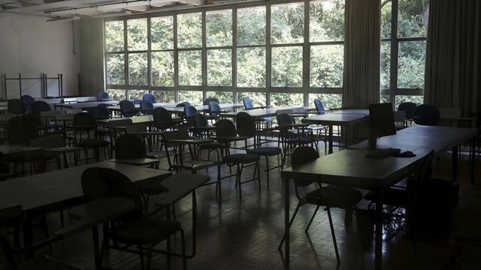 Sancionada lei que prorroga mudanças no calendário escolar até o fim do ano